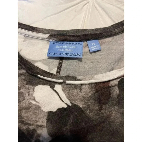 Simply Vera Vera Wang Petite Small Floral Watercolor Print Long Sleeved Top - Picture 4 of 4